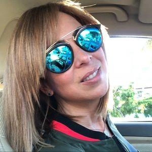 Meet your Posher, Laura